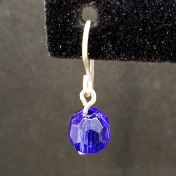Deep blue crystal earrings 💙 - Picture 2 of 6